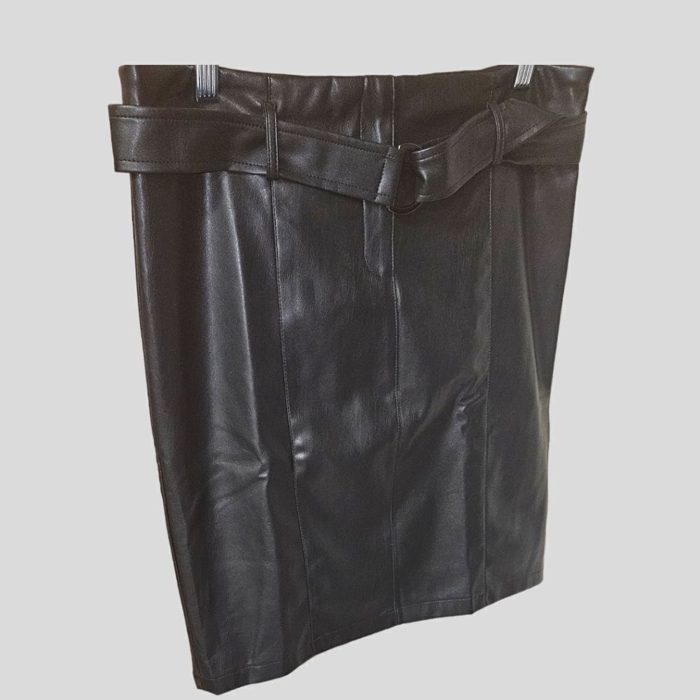 NWOT DALIA Women's Black Shiny Belted Mini Skirt - Picture 3 of 11